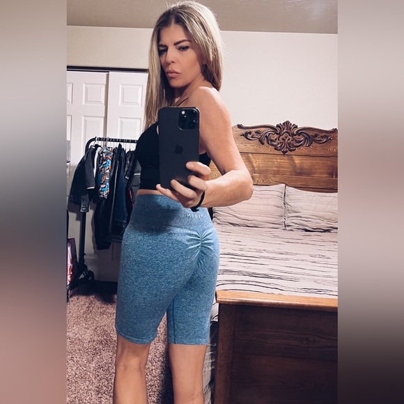 NVGTN XL Scrunch Bottom Blue Athletic Shorts - Picture 5 of 8